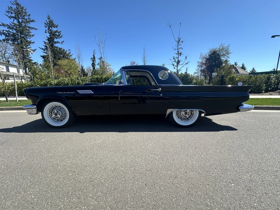 1957 Ford Thunderbird 1st Gen - Image 28 of 31