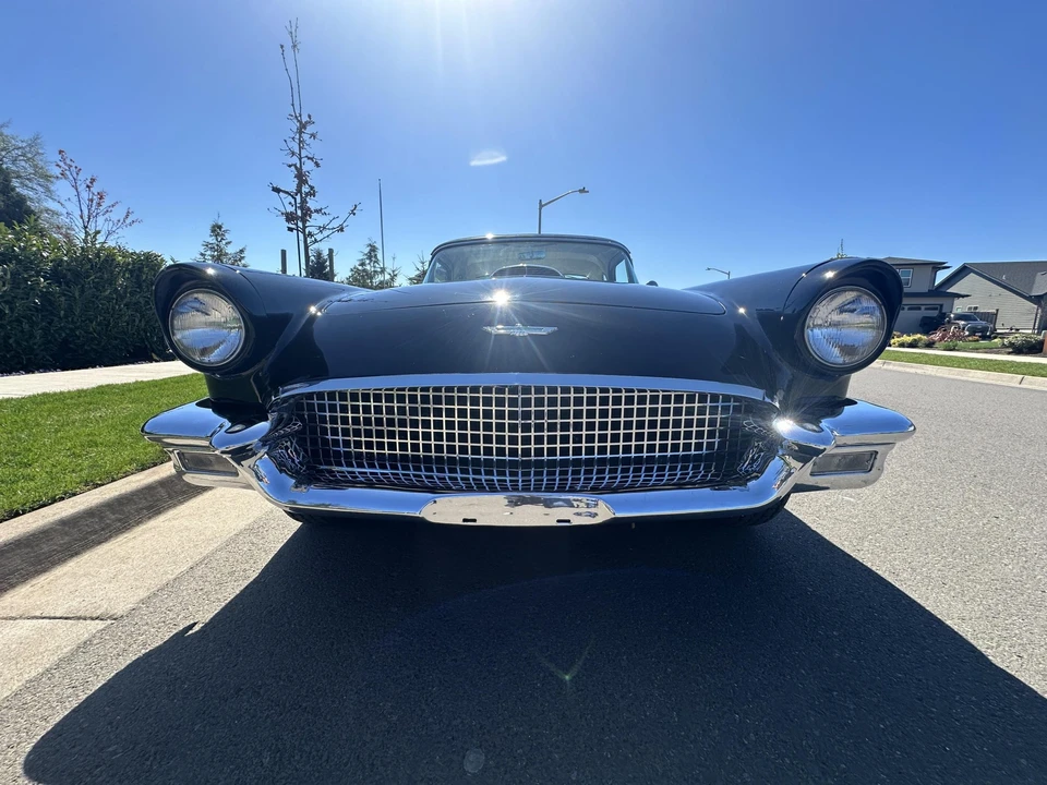 1957 Ford Thunderbird 1st Gen - Image 26 of 31