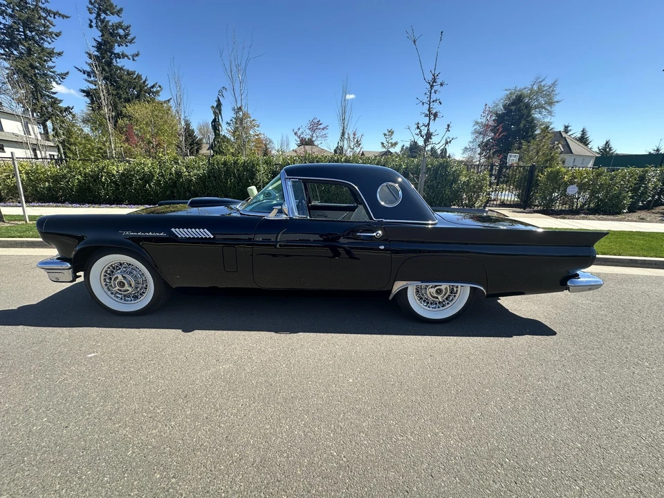 1957 Ford Thunderbird 1st Gen - Image 29 of 31