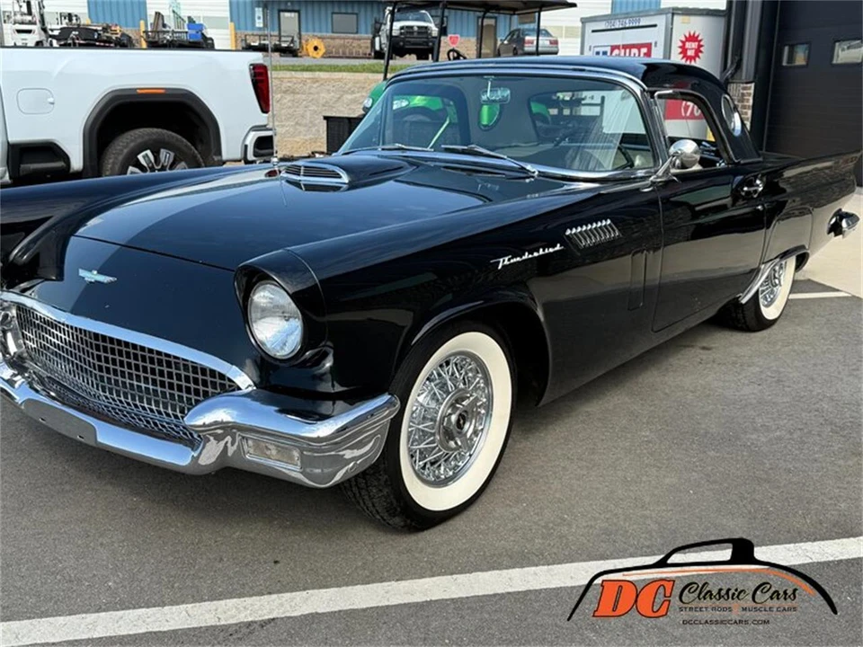 1957 Ford Thunderbird 1st Gen - Image 11 of 31