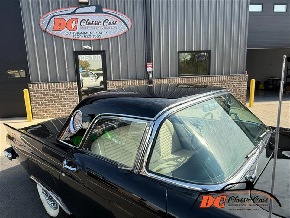 1957 Ford Thunderbird 1st Gen - Image 21 of 31