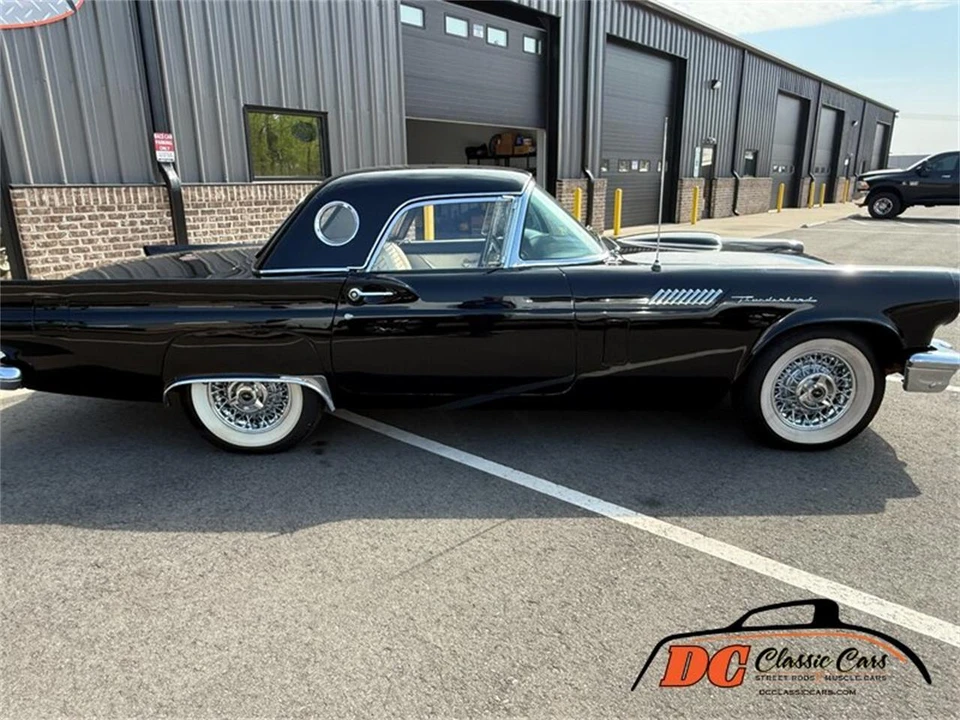 1957 Ford Thunderbird 1st Gen - Image 19 of 31