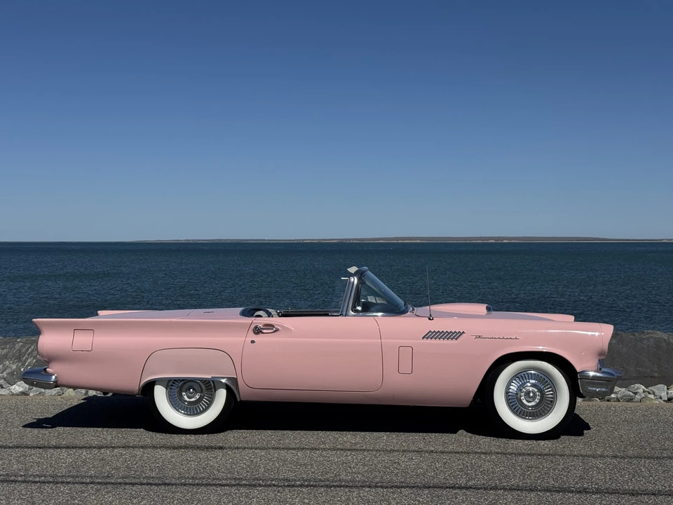 1957 Ford Thunderbird 1st Gen - Image 24 of 31