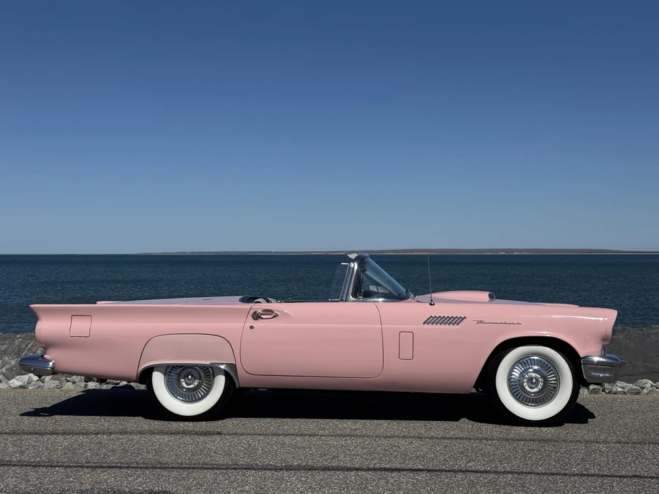 1957 Ford Thunderbird 1st Gen - Image 23 of 31