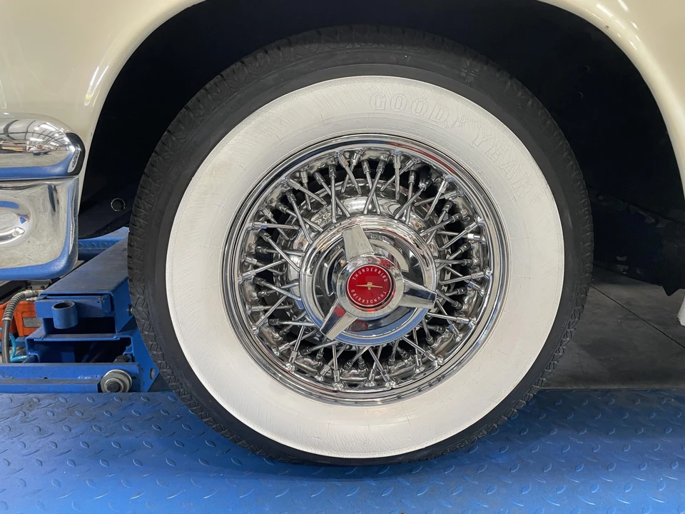 1957 Ford Thunderbird 1st Gen - Image 21 of 31