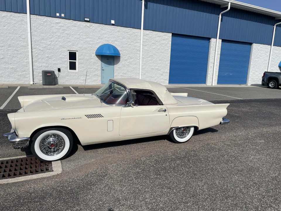 1957 Ford Thunderbird 1st Gen - Image 14 of 31