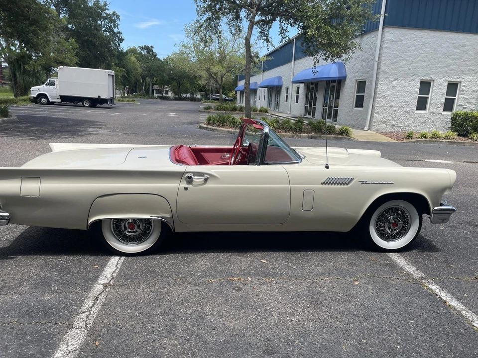 1957 Ford Thunderbird 1st Gen - Image 9 of 31