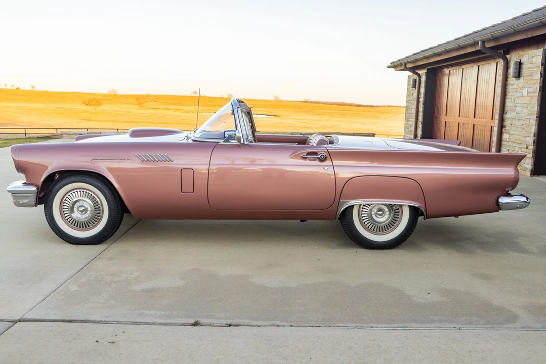 1957 Ford Thunderbird 1st Gen - Image 19 of 31