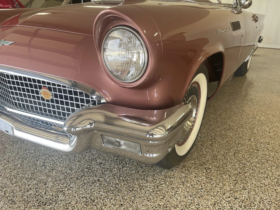 1957 Ford Thunderbird 1st Gen - Image 25 of 31