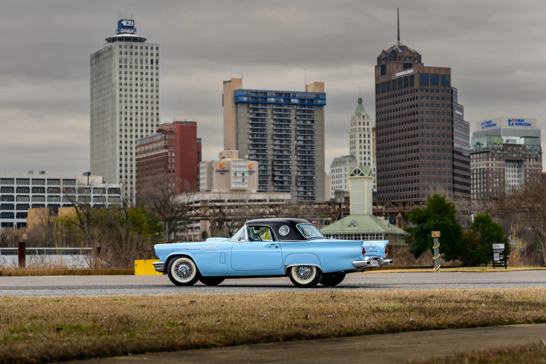 1957 Ford Thunderbird 1st Gen - Image 23 of 31