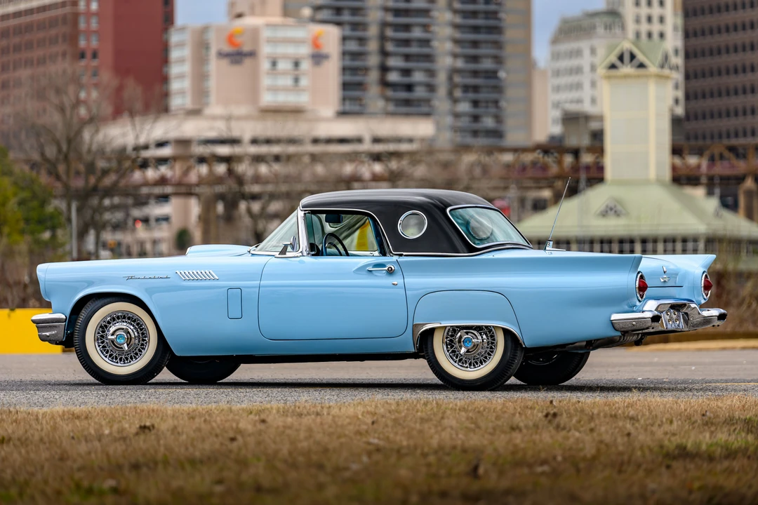 1957 Ford Thunderbird 1st Gen - Image 24 of 31