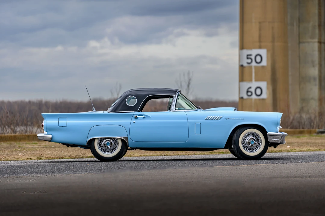 1957 Ford Thunderbird 1st Gen - Image 21 of 31
