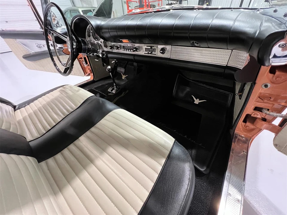 1957 Ford Thunderbird 1st Gen - Image 28 of 31