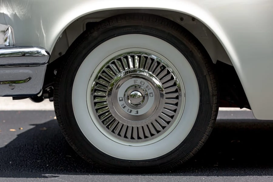 1957 Ford Thunderbird 1st Gen - Image 23 of 31