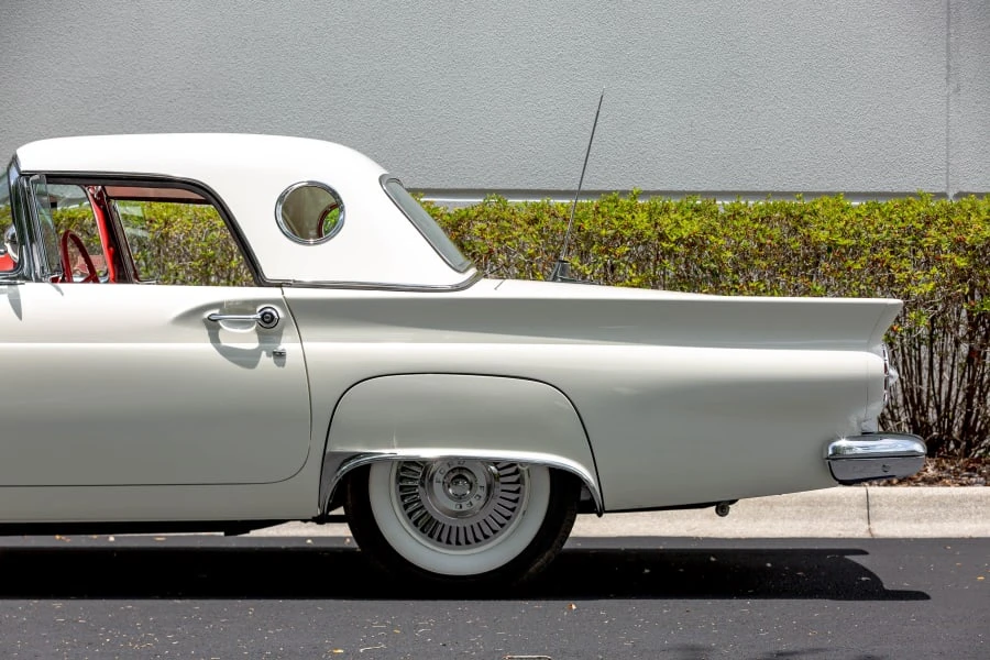1957 Ford Thunderbird 1st Gen - Image 20 of 31
