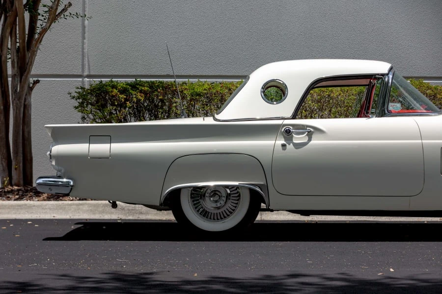 1957 Ford Thunderbird 1st Gen - Image 21 of 31