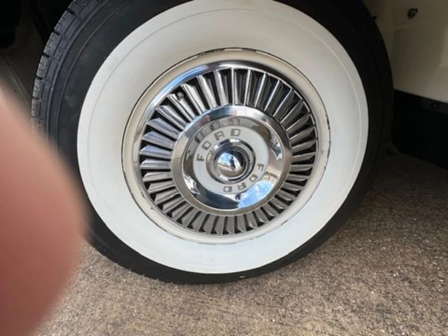 1957 Ford Thunderbird 1st Gen - Image 14 of 31