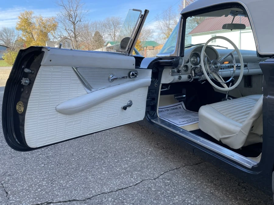 1957 Ford Thunderbird 1st Gen - Image 25 of 30