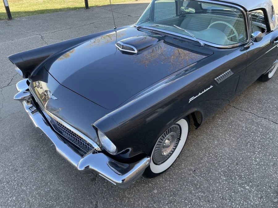 1957 Ford Thunderbird 1st Gen - Image 16 of 30
