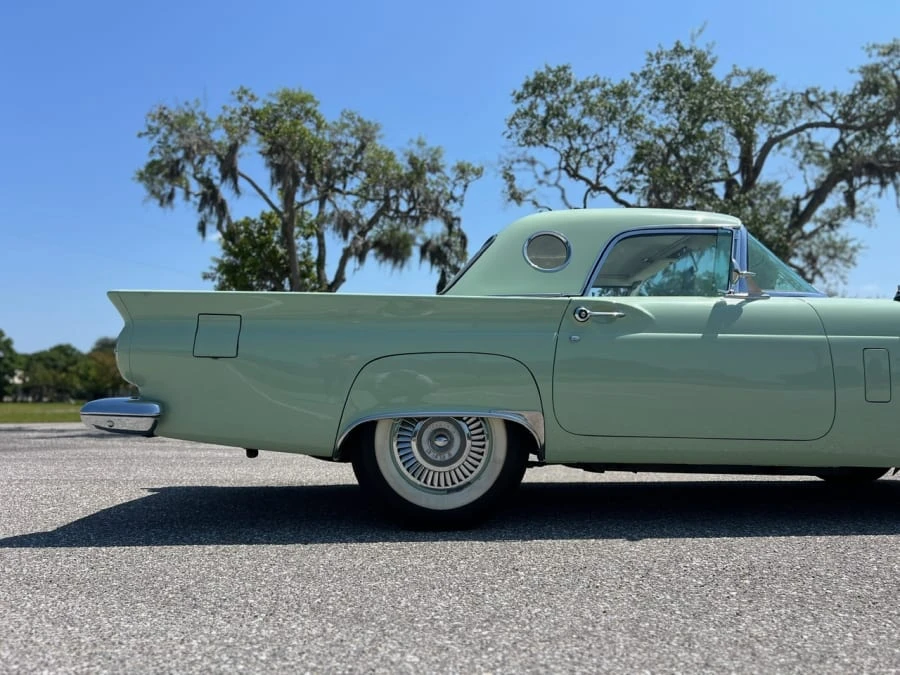 1957 Ford Thunderbird 1st Gen - Image 15 of 27