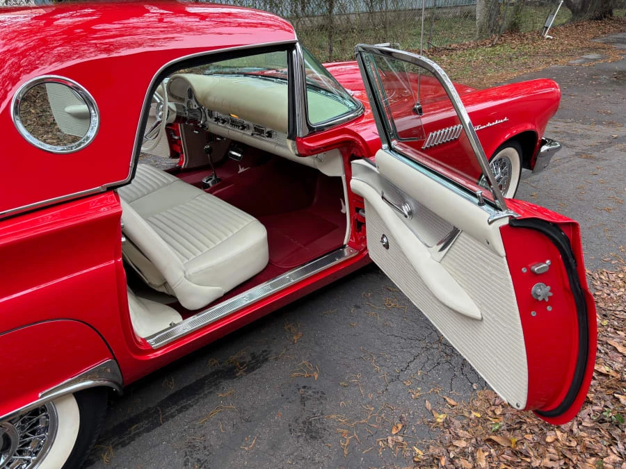 1957 Ford Thunderbird 1st Gen - Image 25 of 31