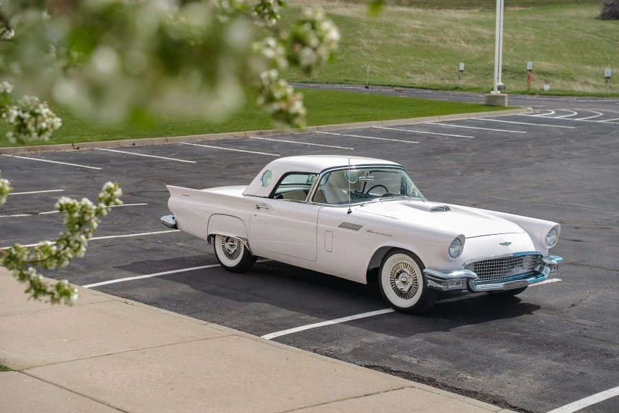 1957 Ford Thunderbird 1st Gen - Image 24 of 31