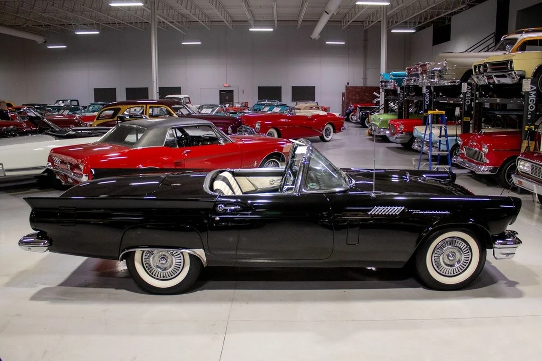 1957 Ford Thunderbird 1st Gen - Image 24 of 31