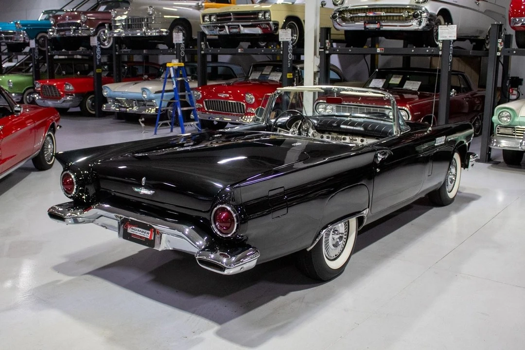 1957 Ford Thunderbird 1st Gen - Image 25 of 31