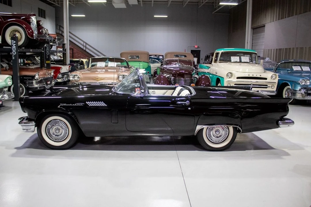 1957 Ford Thunderbird 1st Gen - Image 28 of 31