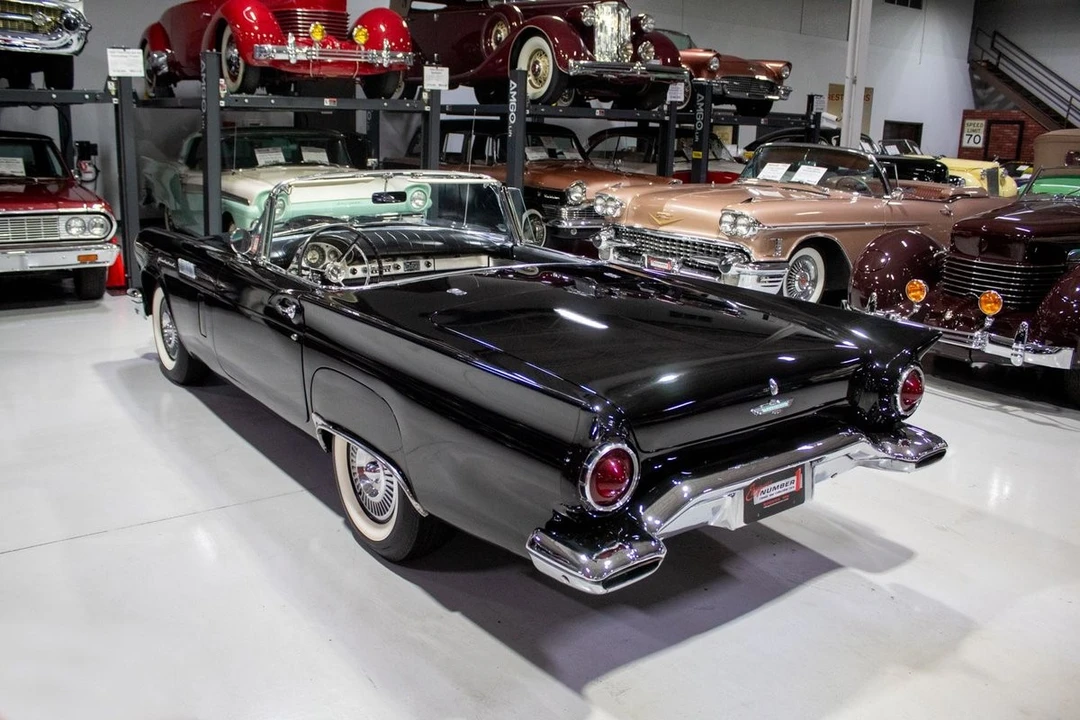 1957 Ford Thunderbird 1st Gen - Image 27 of 31