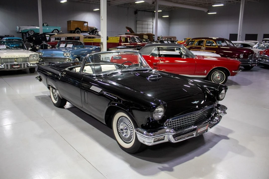 1957 Ford Thunderbird 1st Gen - Image 23 of 31