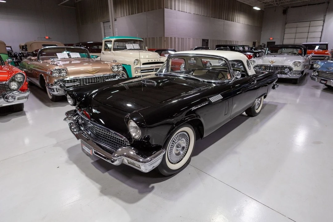 1957 Ford Thunderbird 1st Gen - Image 29 of 31