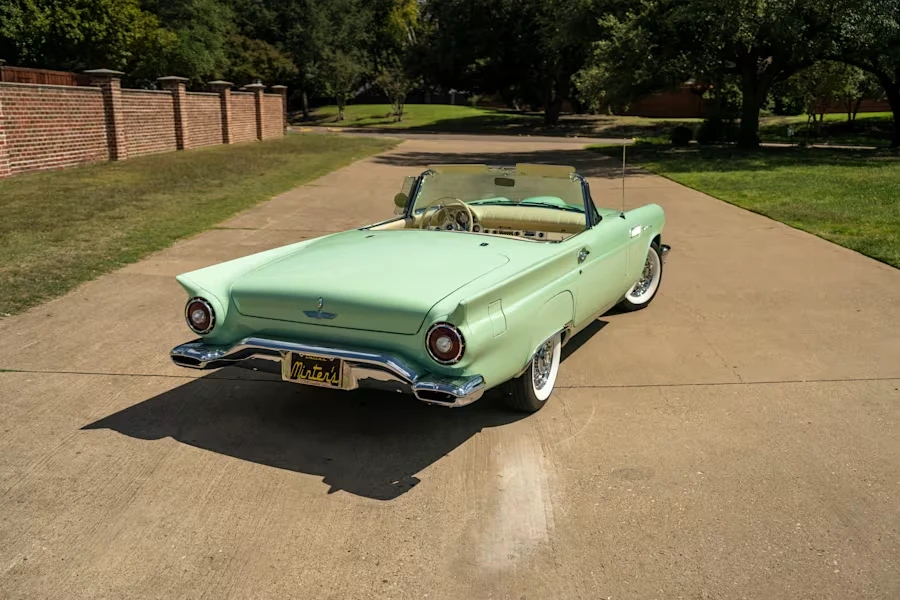 1957 Ford Thunderbird 1st Gen - Image 22 of 31
