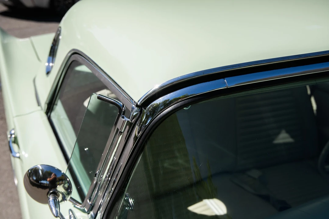1957 Ford Thunderbird 1st Gen - Image 28 of 31