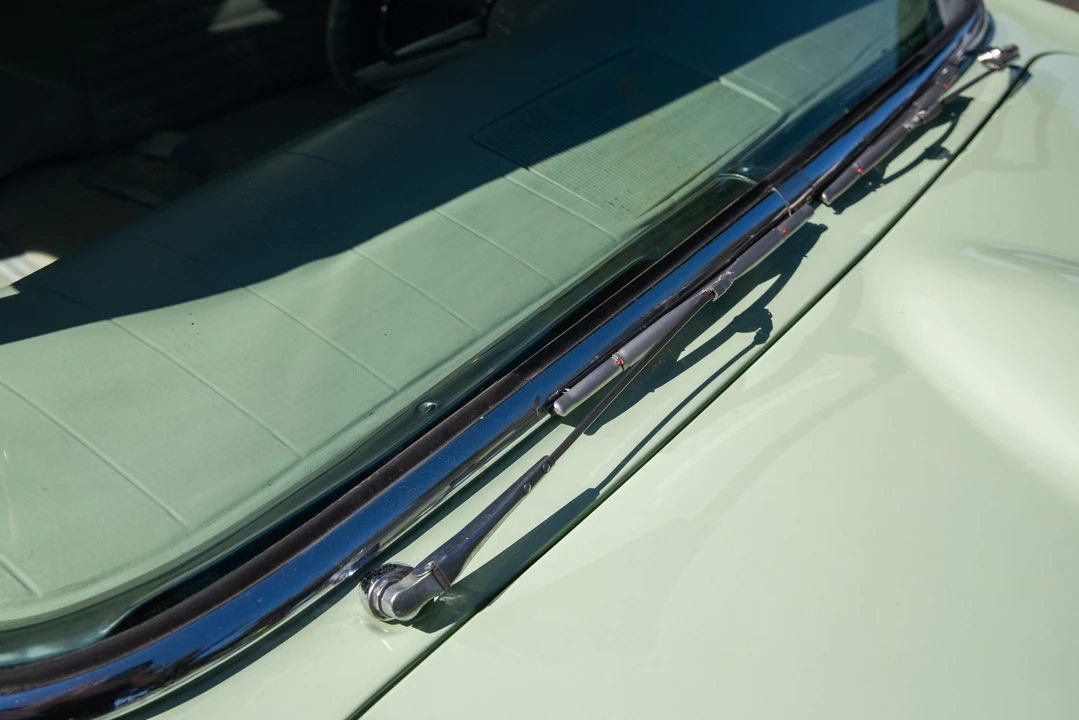 1957 Ford Thunderbird 1st Gen - Image 29 of 31