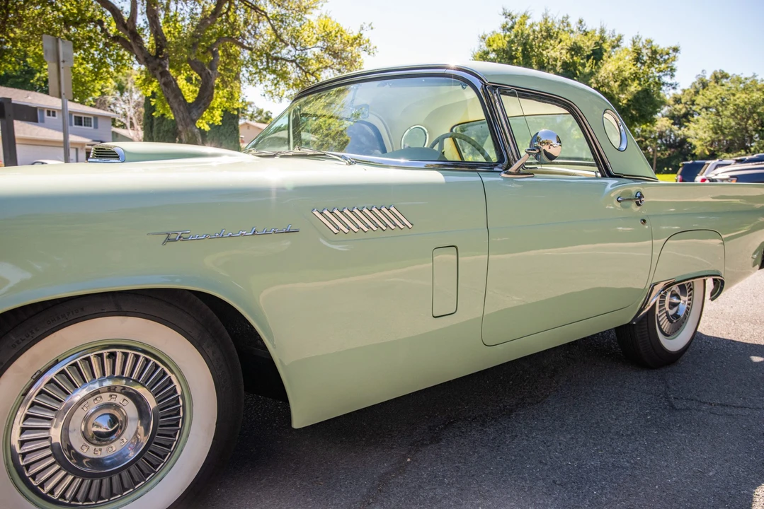 1957 Ford Thunderbird 1st Gen - Image 16 of 31