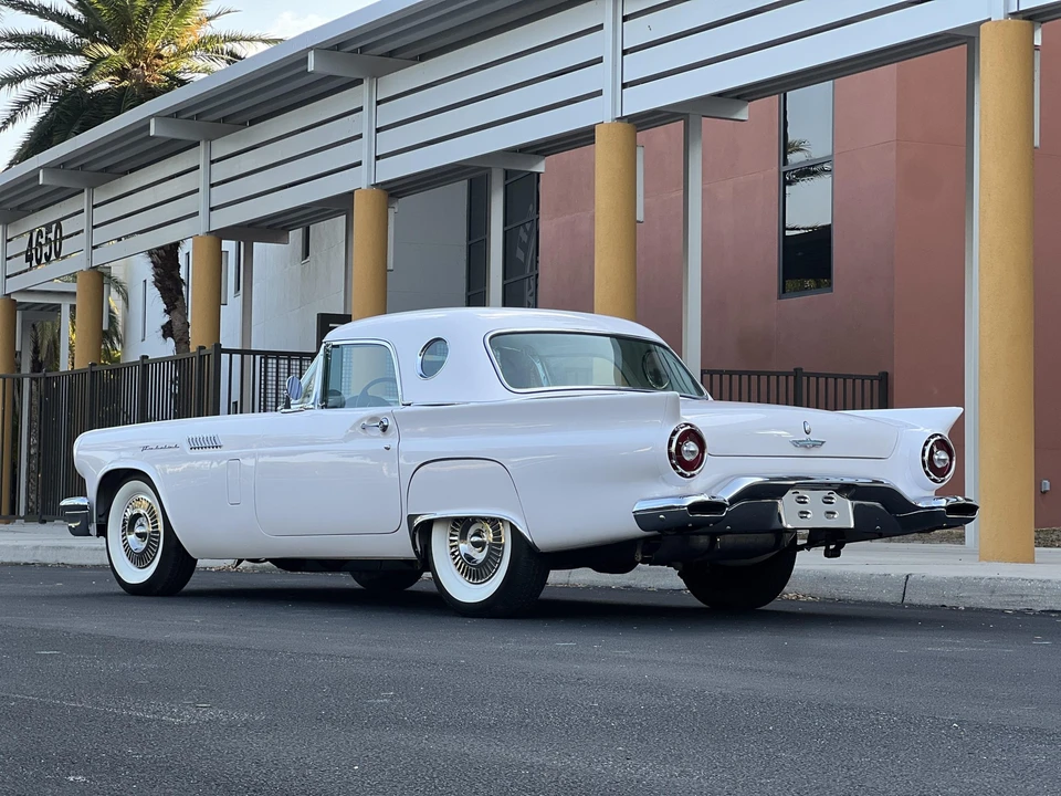 1957 Ford Thunderbird 1st Gen - Image 21 of 31