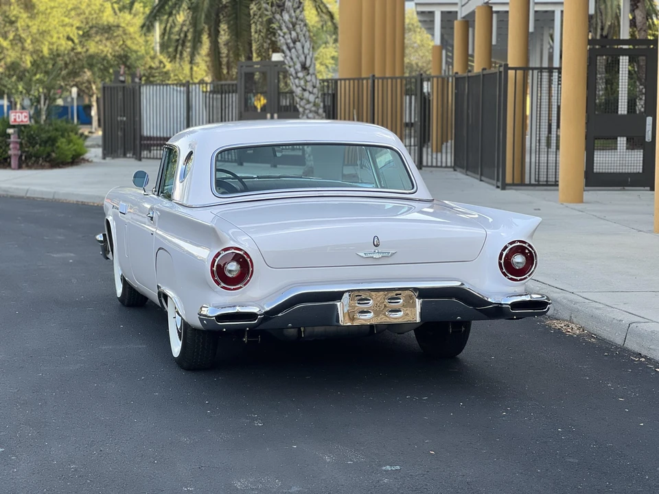 1957 Ford Thunderbird 1st Gen - Image 26 of 31