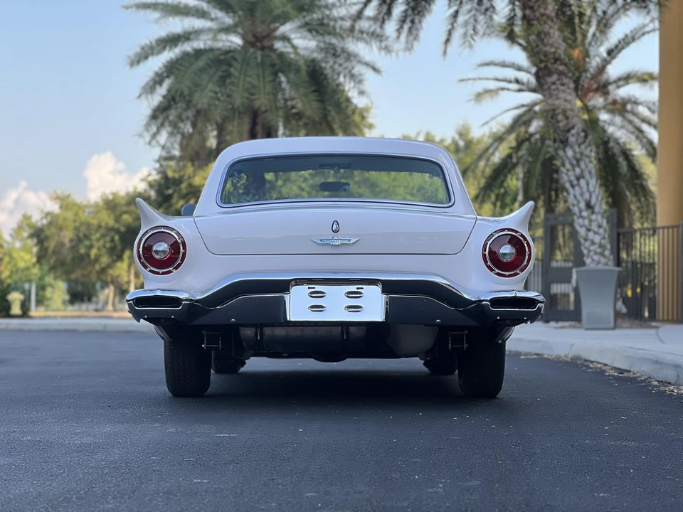 1957 Ford Thunderbird 1st Gen - Image 28 of 31