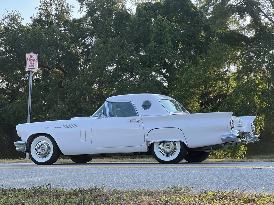 1957 Ford Thunderbird 1st Gen - Image 16 of 31
