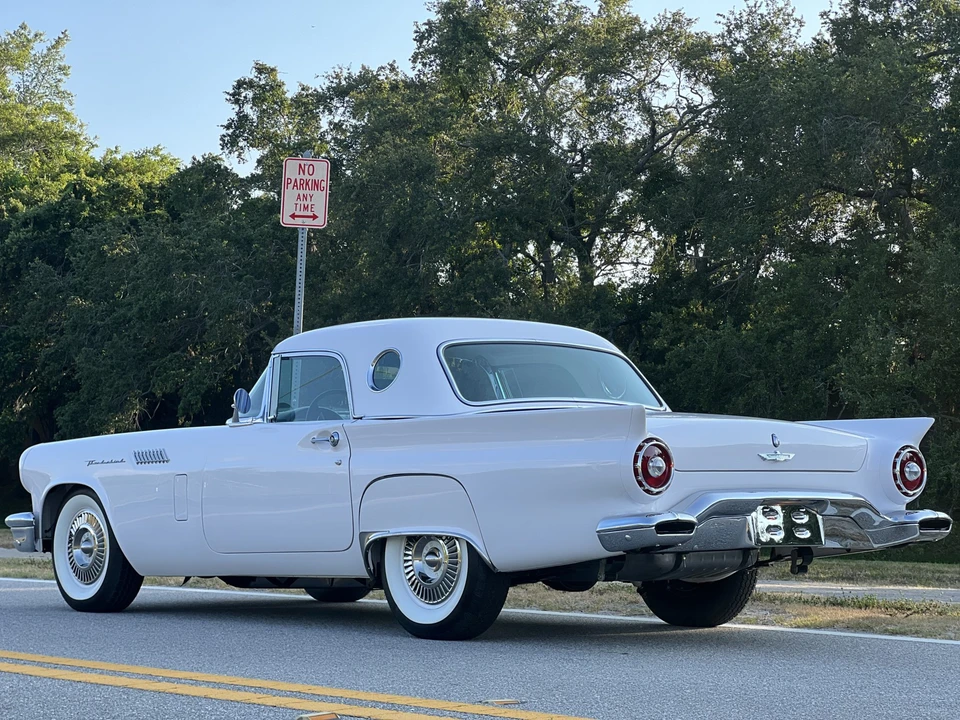 1957 Ford Thunderbird 1st Gen - Image 22 of 31