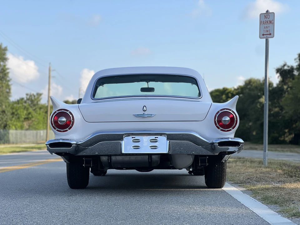 1957 Ford Thunderbird 1st Gen - Image 27 of 31