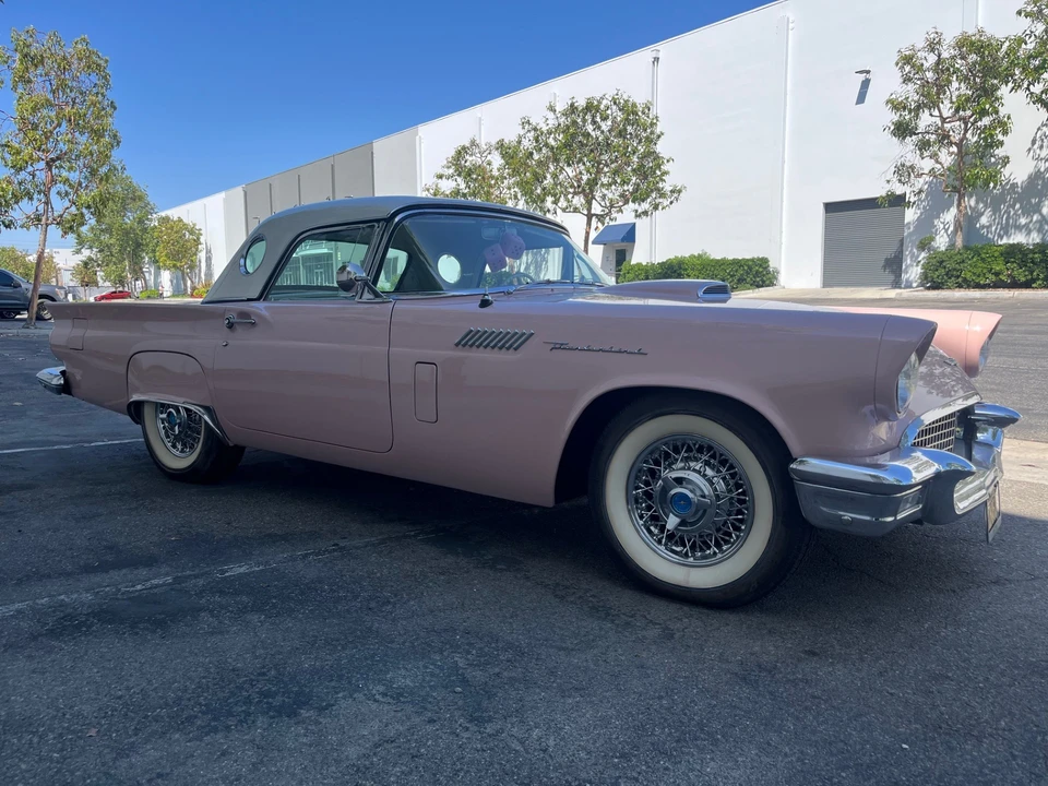 1957 Ford Thunderbird 1st Gen - Image 24 of 31