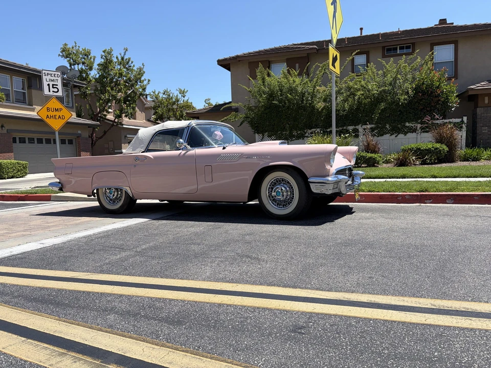 1957 Ford Thunderbird 1st Gen - Image 22 of 31
