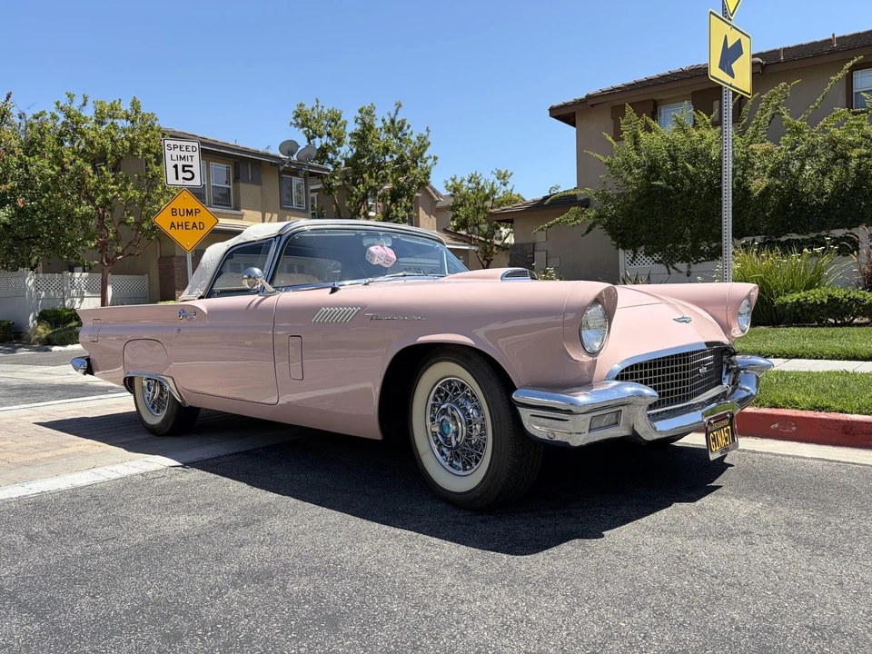 1957 Ford Thunderbird 1st Gen - Image 26 of 31