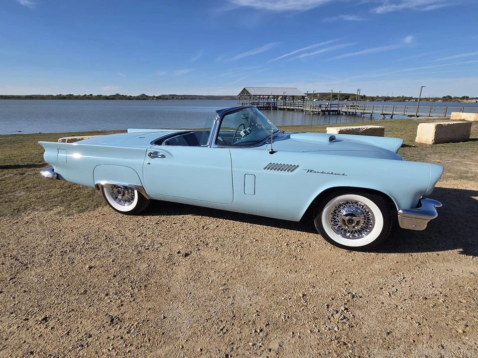 1957 Ford Thunderbird 1st Gen - Image 27 of 31