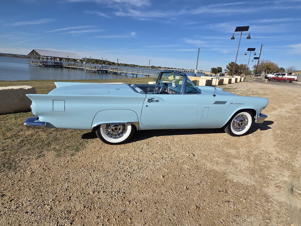 1957 Ford Thunderbird 1st Gen - Image 24 of 31