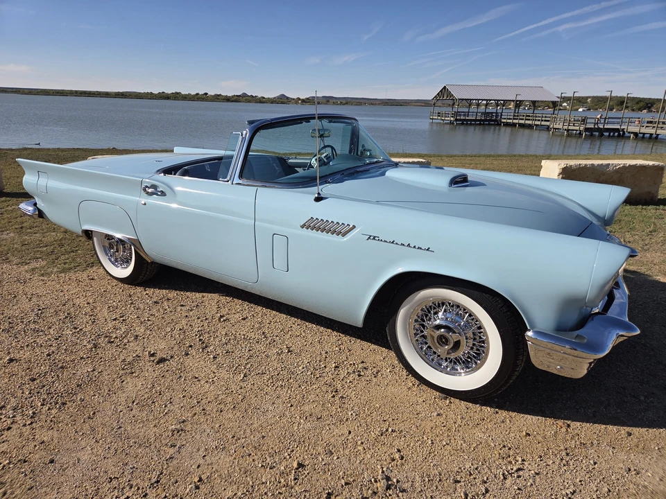 1957 Ford Thunderbird 1st Gen - Image 28 of 31