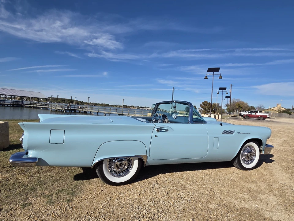1957 Ford Thunderbird 1st Gen - Image 23 of 31