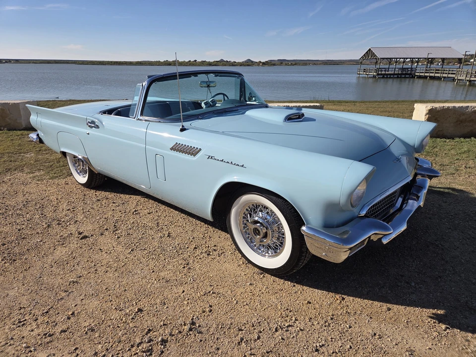 1957 Ford Thunderbird 1st Gen - Image 29 of 31